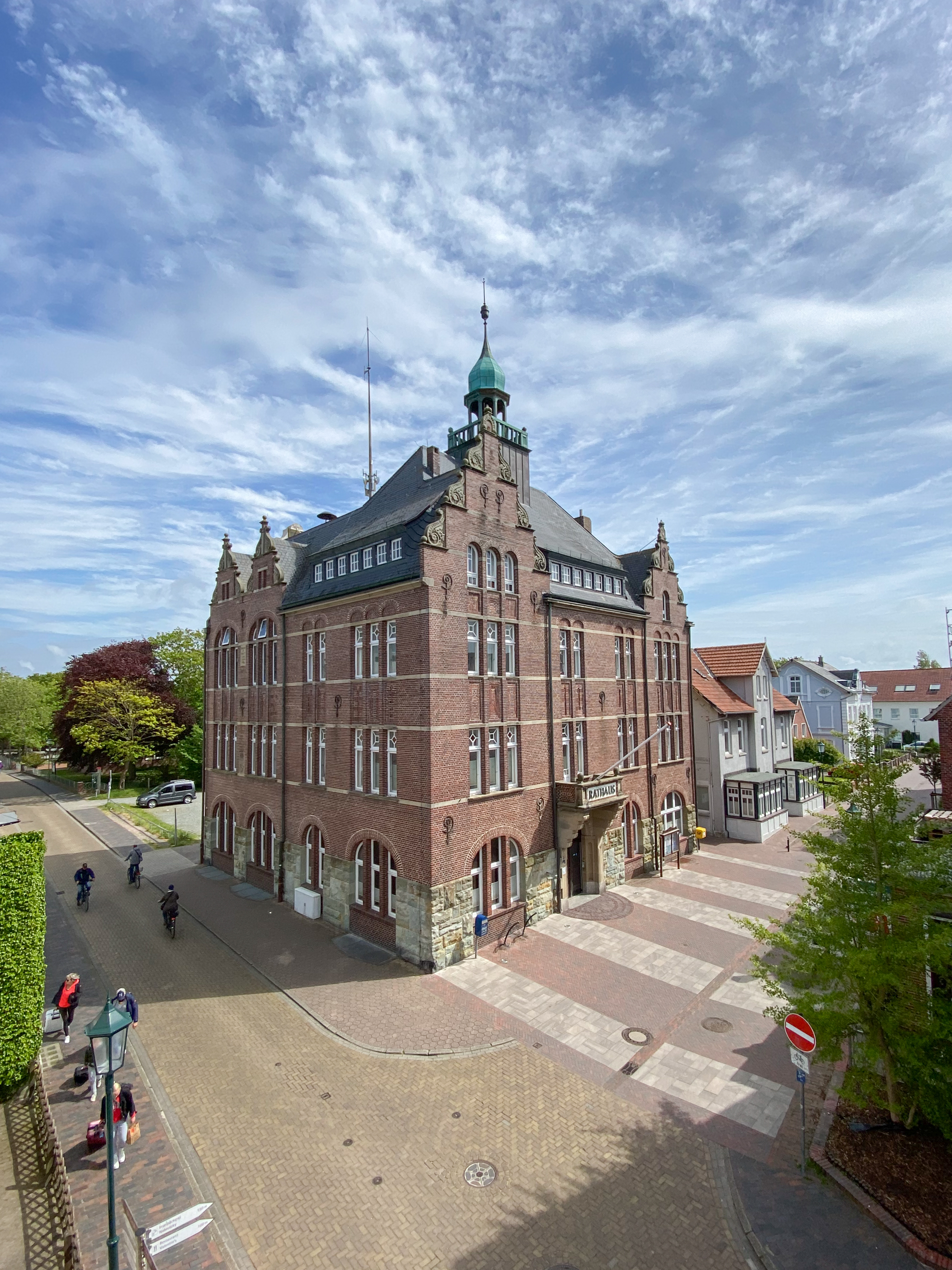 Bild vergrößern: Rathaus Borkum Ansicht von vorne