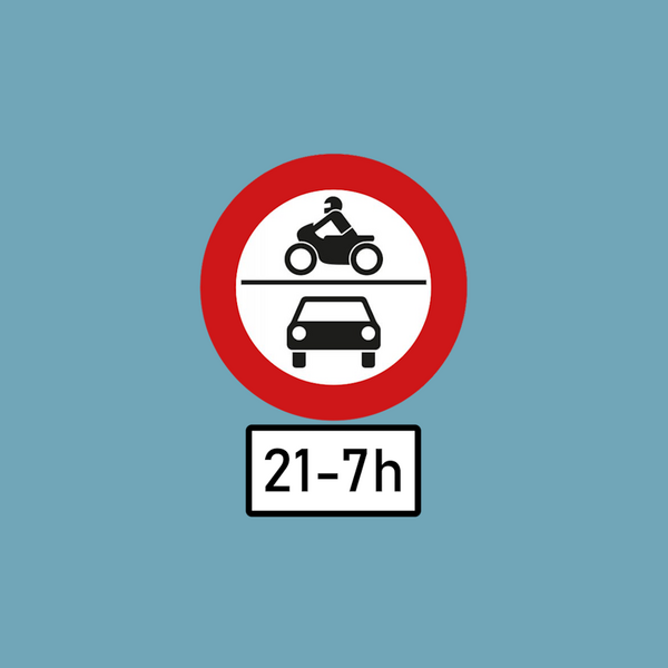 Bild vergrößern: Verkehrsschild Fahrverbot von 21 - 7 Uhr